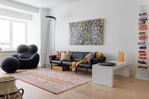 Spacious 2BR apartment on Bulevardi