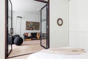 Spacious 2BR apartment on Bulevardi