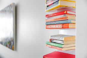 Spacious 2BR apartment on Bulevardi