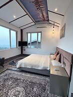 360 South, Khandala