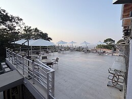 360 South, Khandala