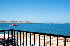 Islet Seafront Family Apartment