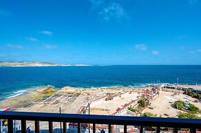 Islet Seafront Family Apartment