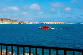 Islet Seafront Family Apartment