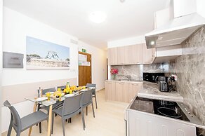 Islet Seafront Family Apartment