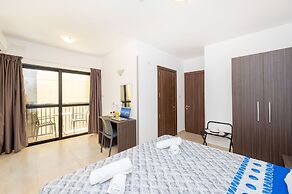 Islet Seafront Family Apartment