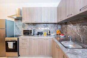 Islet Seafront Family Apartment