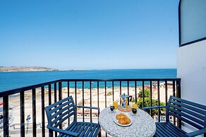 Islet Seafront Family Apartment