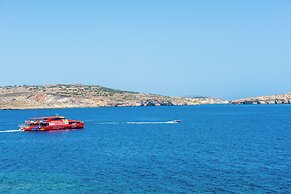 Islet Seafront Family Apartment