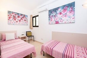 Islet Seafront Family Apartment