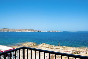 Islet Seafront Family Apartment