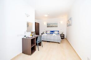 Islet Seafront Family Apartment