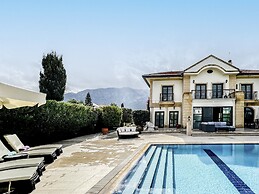 Villa With Private Pool and Backyard in Lapta