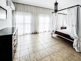 Villa With Private Pool and Backyard in Lapta