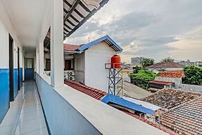 Super OYO 90426 Near Mall Ciputra 2