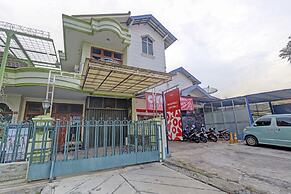 Super OYO 90426 Near Mall Ciputra 2