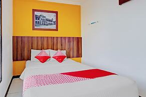 Super OYO 90426 Near Mall Ciputra 2