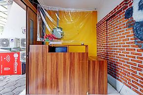 Super OYO 90426 Near Mall Ciputra 2