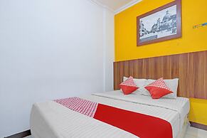 Super OYO 90426 Near Mall Ciputra 2