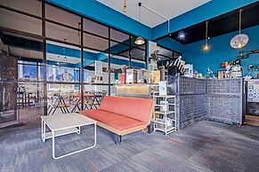 Collection O 91499 John Lebron House