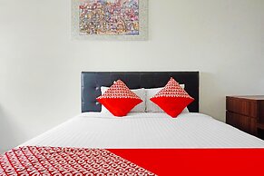 OYO 91593 San San Rooms Apartment Gunung Putri Square