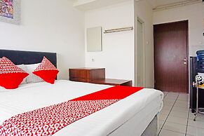 OYO 91593 San San Rooms Apartment Gunung Putri Square