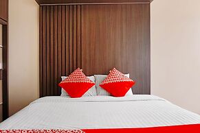 OYO 91593 San San Rooms Apartment Gunung Putri Square