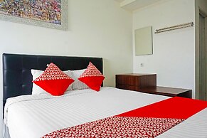 OYO 91593 San San Rooms Apartment Gunung Putri Square