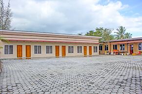 OYO 91643 Homestay Daniel 76NearTaman Hijau Karimun