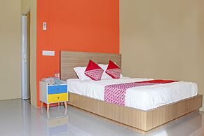 OYO 91643 Homestay Daniel 76NearTaman Hijau Karimun