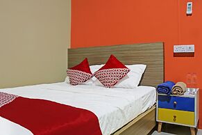 OYO 91643 Homestay Daniel 76NearTaman Hijau Karimun
