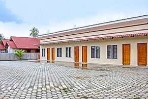 OYO 91643 Homestay Daniel 76NearTaman Hijau Karimun