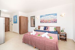 Islet Promenade Studio with Seaview