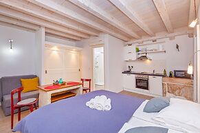 Rafael rooms and apartments by DuHomes