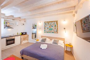 Rafael rooms and apartments by DuHomes