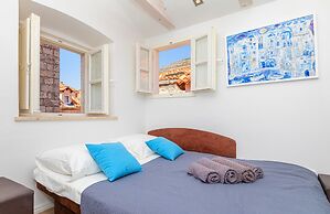 Rafael rooms and apartments by DuHomes