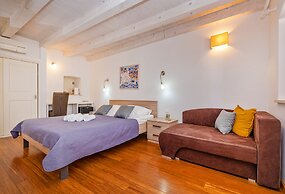 Rafael rooms and apartments by DuHomes