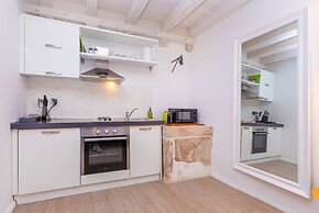 Rafael rooms and apartments by DuHomes