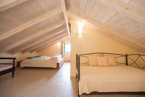 Villa Cretan View with Heated Swimming Pool