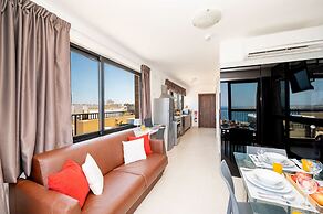 Islet Seafront Penthouse with Hot tub