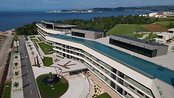 Petram Resort & Residences