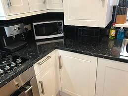 Cozy Lodge Sleeps 4 in Barton-upon-humber