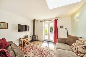 Cozy Lodge Sleeps 4 in Barton-upon-humber