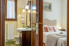 Beautiful 4-bed Apartment in Limonta