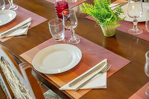 Beautiful 4-bed Apartment in Limonta