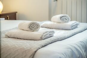 Beautiful 4-bed Apartment in Limonta