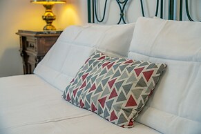 Beautiful 4-bed Apartment in Limonta