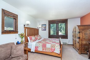 Manitou Lodge 1 1 Bedroom Hotel Room by Alpine Lodging Telluride