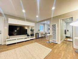 Modern Venice Condo By The Beach