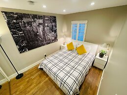 Modern Venice Condo By The Beach